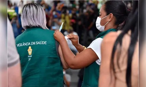 Manaus aguarda definição de grupos prioritários para retomar vacinação