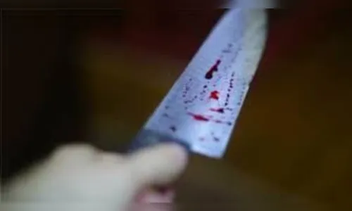 Jovem é ferido com golpes de faca por uma criança de 9 anos
