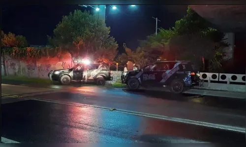 Assaltantes morrem em confronto com a polícia após roubo