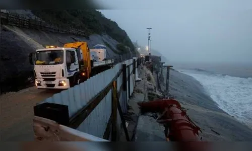 Caminhoneiros protestam em São Paulo contra aumento do ICMS
