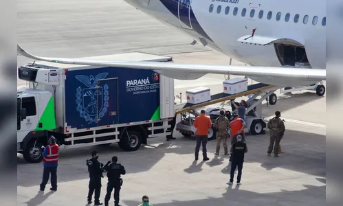 Com a chegada do quarto lote, Paraná começa a vacinar idosos