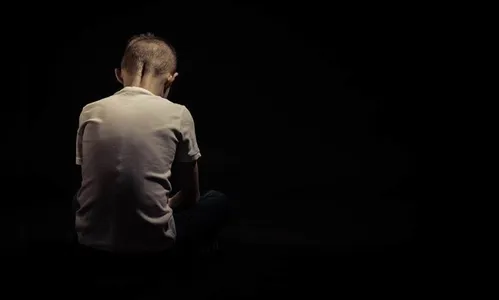 Criança é encontrada chorando na rua depois de fugir de casa