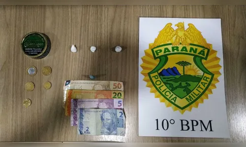 Dois homens são presos vendendo cocaína em loja de conveniência