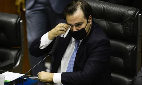 Emocionado, Rodrigo Maia se despede da presidência da Câmara
