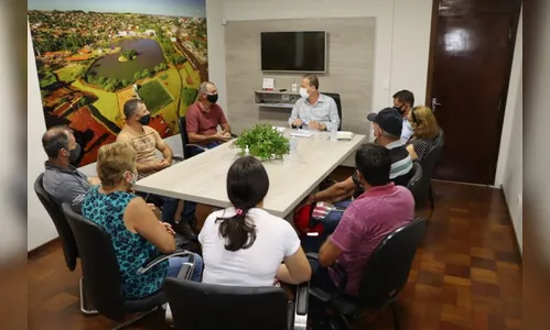 Moradores da Vila Nova Porã, Vila Rural e Santa Luzia se reúnem com Carlos Gil