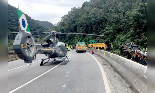 Forças de segurança e aeronaves atendem acidente de ônibus