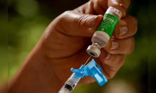 Governo pede à AstraZeneca rapidez na remessa de vacinas