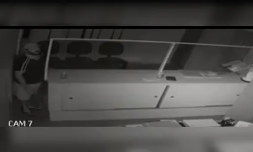 Homem arromba secretaria de igreja e leva R$ 700