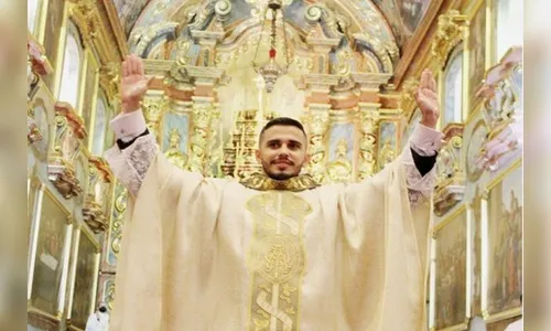 Homem é preso após tentar roubar igreja e agredir padre