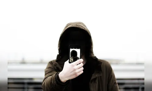 Homem instala câmera em casa após desconfiar de furto entre família