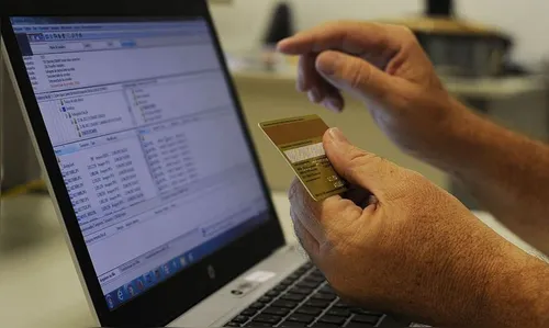 Homem registra boletim contra ex-mulher por estelionato