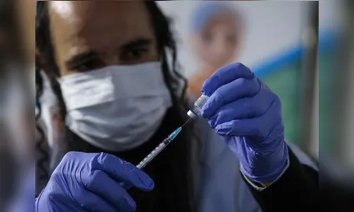 Imunização contra a Covid-19 alcança 99,9 mil pessoas no Paraná