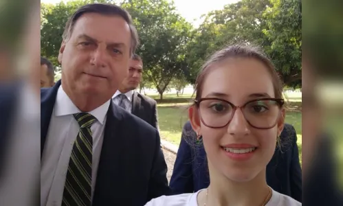 Jovem de Ivaiporã conversa com Bolsonaro e realiza sonho de tirar foto com ele; vídeo