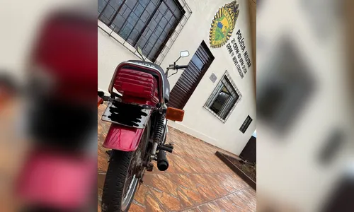 Motocicleta conduzida por jovem sem CNH é apreendida pela PM