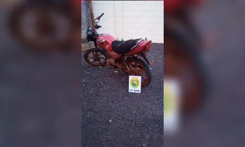 Motocicleta que circulava sem placa é apreendida pela PM