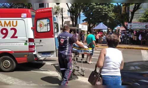 Motociclista fica ferido em acidente registrado no centro de Apucarana; vídeo
