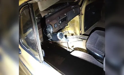Motorista bêbado é preso dirigindo Fusca sem volante