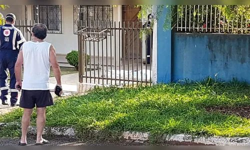 Mulher idosa é encontrada morta e corpo segue sem identificação