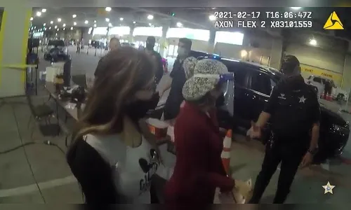 Mulheres se disfarçam de idosas para receber vacina contra Covid-19