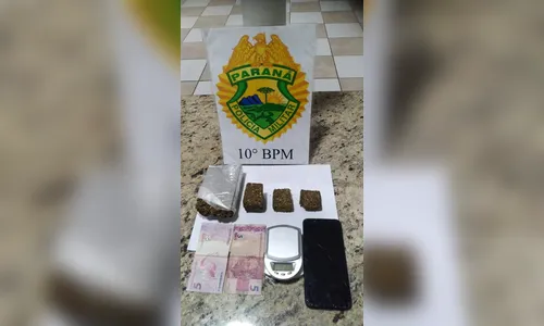 PM para suspeitos e apreende 300 gramas de maconha