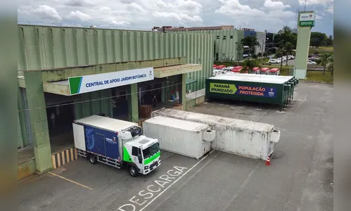 Paraná recebe novo lote de vacina e amplia imunização de profissionais da saúde