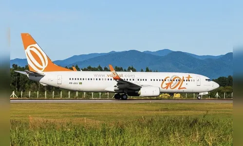 Passageiro sem máscara é retirado pela polícia de avião em Salvador