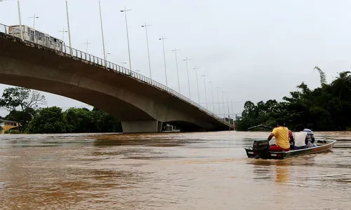 Rio Acre transborda e famílias estão desabrigadas em Rio Branco