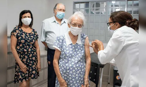 Jardim Alegre inicia vacinação em idosos com mais de 90 anos