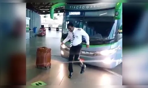 Vídeo de motorista dançando na rodoviária de Londrina viraliza