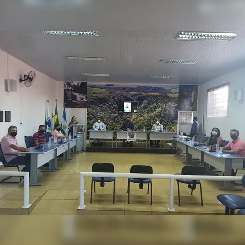Gallo toma posse virtualmente após 22 dias internado com Covid-19