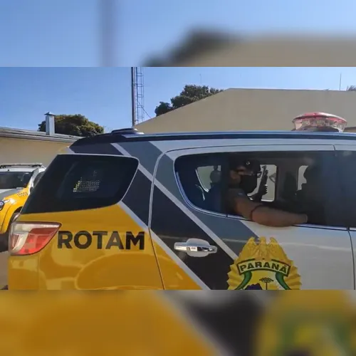 ROTAM prende suspeitos de tráfico e apreende carro com indicativo de roubo
