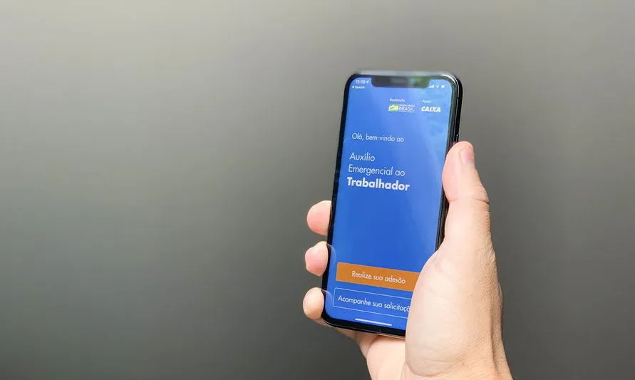 Caixa paga auxílio emergencial para nascidos em abril