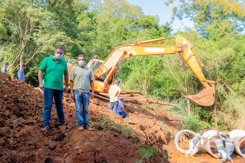 Cambira troca ponte de madeira por de concreto na zona rural