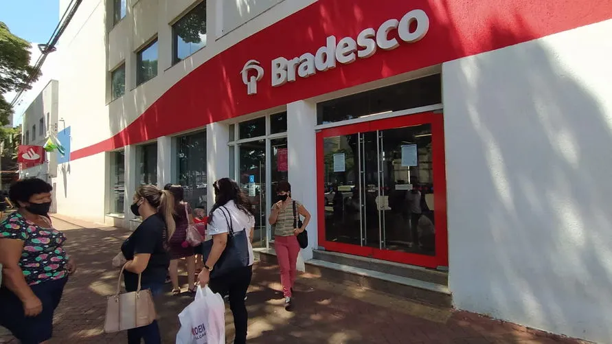 Covid-19: Bradesco de Apucarana fecha para higienização