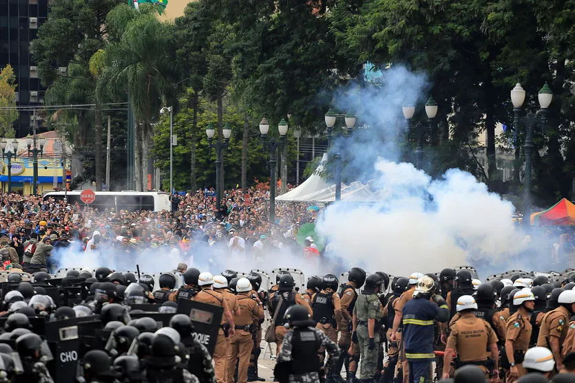 DIA 29 DE ABRIL: 6 ANOS DO MASSACRE NO CENTRO CÍVICO