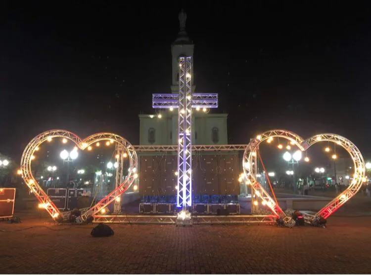 Empresários de eventos realizam manifestação na praça