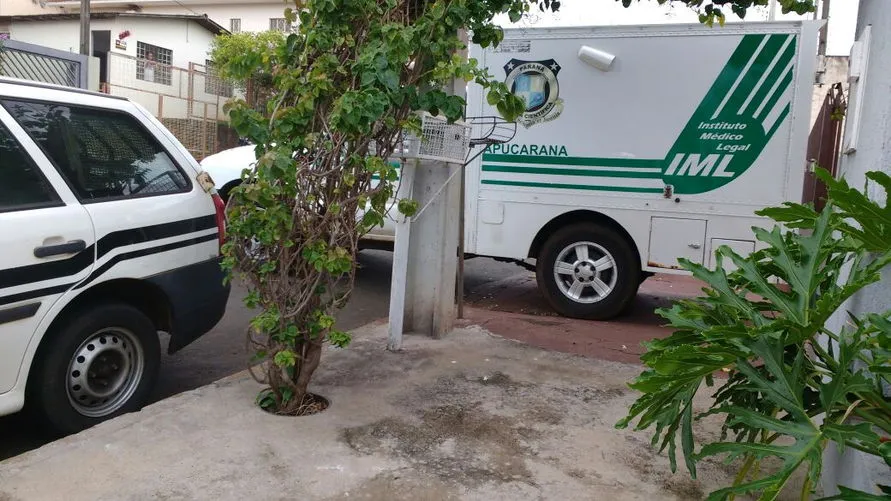 Homem de 69 anos é encontrado morto dentro de casa