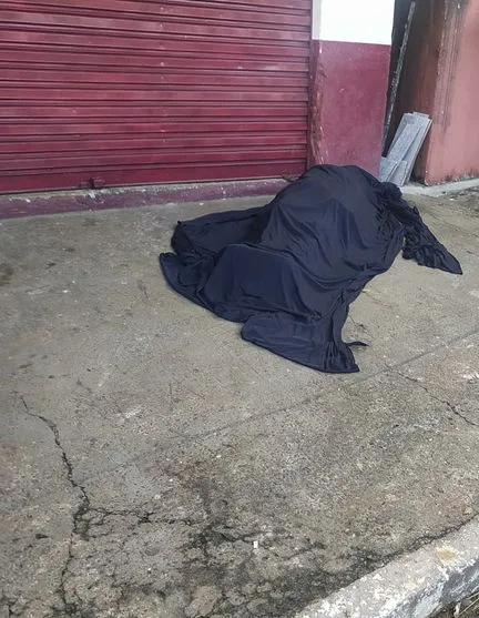 Homem é encontrado morto caído em Rua da Vila Reis