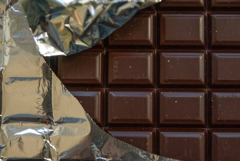 Ladrão agressivo é preso após furtar 5 barras de chocolate