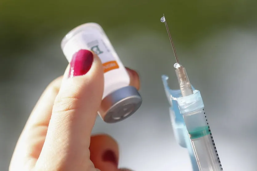 Mais de 1 milhão recebeu as duas doses da vacina no PR