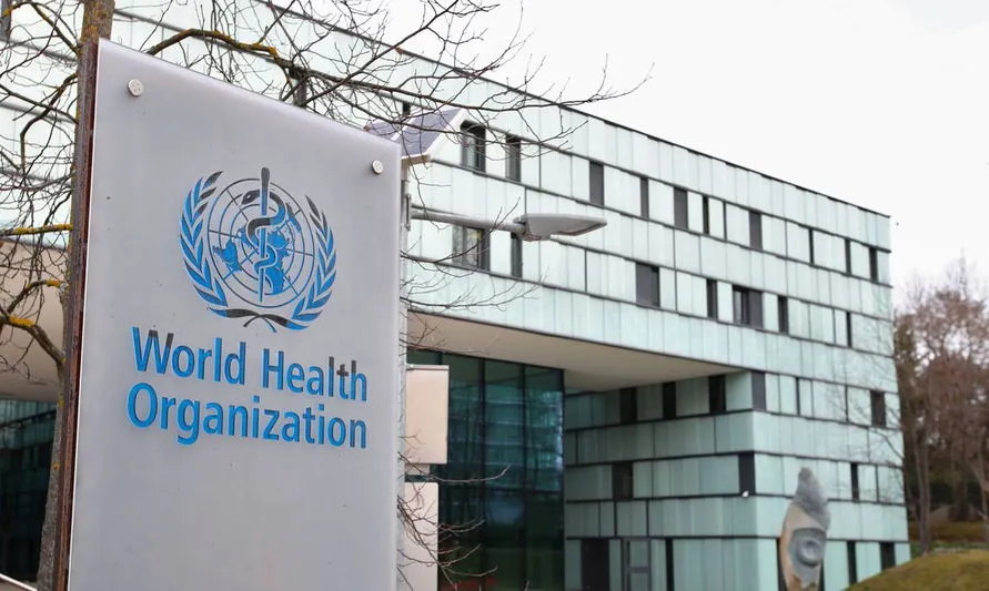 OMS defende novas restrições para combater a pandemia