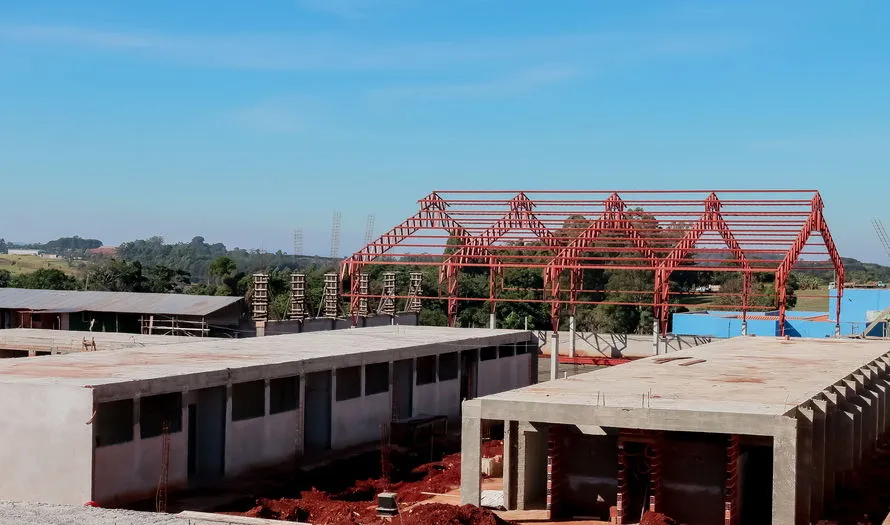 Obras da nova Escola Municipal José Domingos Scarpelini, no residencial Interlagos.