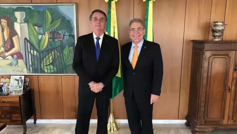 Presidente Jair Bolsonaro e o novo ministro da Saúde, Marcelo Queiroga.