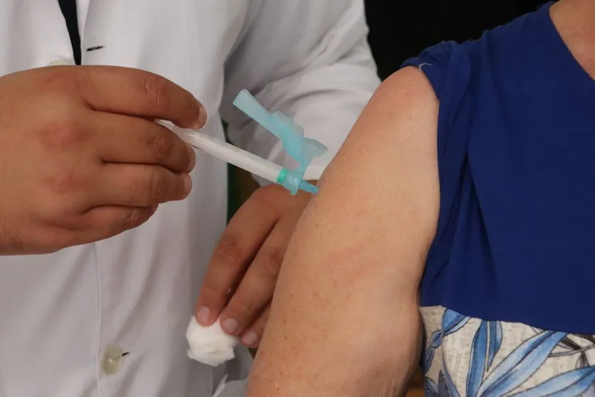 Saúde inicia vacinação aos idosos acima dos 67 anos