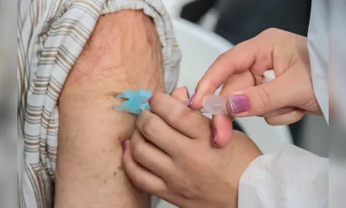 Apucarana começa vacinação de idosos a partir de 80 anos nesta sexta