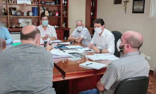 Apucarana inicia na terça vacinação de idosos a partir de 85 anos