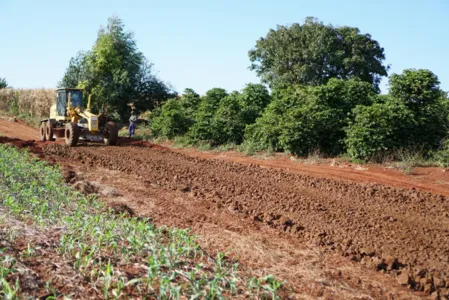 Apucarana readequa 40 quilômetros de estradas rurais