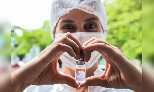 Apucarana vacina idosos de 68 anos e profissionais de saúde