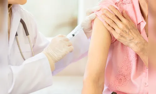 Arapongas inicia vacinação aos idosos acima dos 75