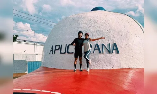 Atriz apucaranense curte trilha de bike com namorado